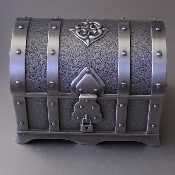 Mens/Womens/Kids Clothes, Home Accessory Items, Toys. - Picture 1 of 2